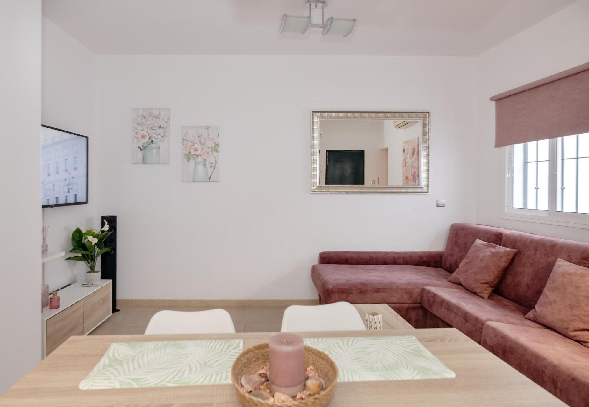 Apartamentos Trianasol Seville Exterior photo